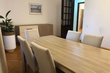 Aylıq Kirayə Köhnə Tikili Mərkəzdə