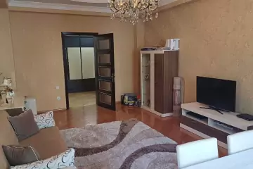 Satılır Yeni Tikili 1-ci Mikrorayonda