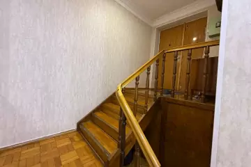 Aylıq Kirayə Köhnə Tikili Mərkəzdə