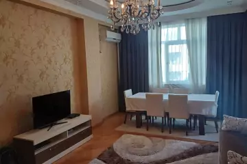 Satılır Yeni Tikili 1-ci Mikrorayonda