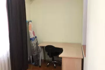 Aylıq Kirayə Köhnə Tikili Mərkəzdə