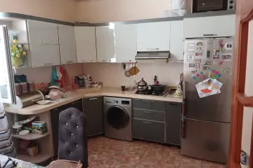 Satılır Köhnə Tikili Bakıxanovda