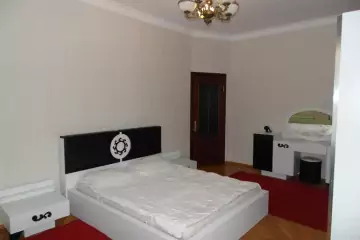 Aylıq Kirayə Yeni Tikili Dostluq Kinoteatrında