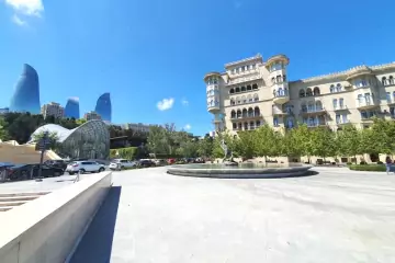 Aylıq Kirayə Köhnə Tikili Mərkəzdə
