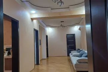 Satılır Yeni Tikili 1-ci Mikrorayonda