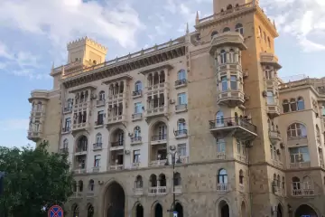Aylıq Kirayə Köhnə Tikili Mərkəzdə