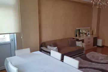 Satılır Yeni Tikili 1-ci Mikrorayonda