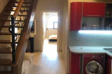 Aylıq Kirayə Yeni Tikili Mərkəzdə
