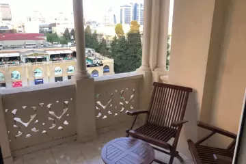 Aylıq Kirayə Köhnə Tikili Mərkəzdə