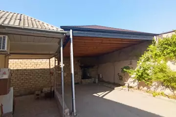 Satılır Həyət Evi 49-cu Məhəllədə