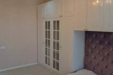 Satılır Köhnə Tikili Elmler Akademiyasıda
