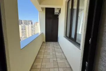 Satılır Yeni Tikili Elmler Akademiyasıda