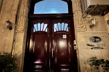 Aylıq Kirayə Köhnə Tikili Mərkəzdə