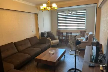 Satılır Köhnə Tikili Elmler Akademiyasıda