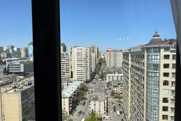Satılır Yeni Tikili Elmler Akademiyasıda