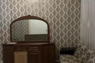 Aylıq Kirayə Köhnə Tikili Mərkəzdə