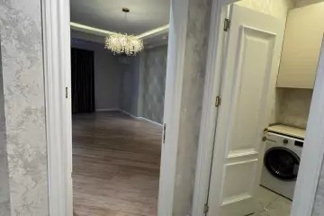 Satılır Yeni Tikili Elmler Akademiyasıda