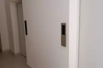 Satılır Köhnə Tikili Elmler Akademiyasıda
