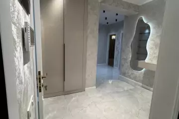 Satılır Yeni Tikili Elmler Akademiyasıda
