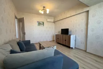 Aylıq Kirayə Köhnə Tikili Mərkəzdə