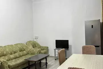Aylıq Kirayə Köhnə Tikili Mərkəzdə