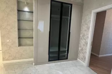 Satılır Yeni Tikili Elmler Akademiyasıda
