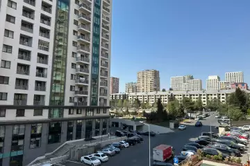 Satılır Köhnə Tikili Elmler Akademiyasıda