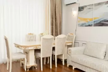 Aylıq Kirayə Yeni Tikili şərq Bazarında