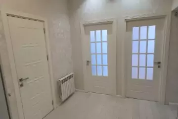 Satılır Köhnə Tikili Elmler Akademiyasıda