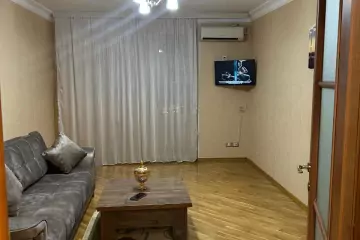 Aylıq Kirayə Köhnə Tikili İçərişəhərdə