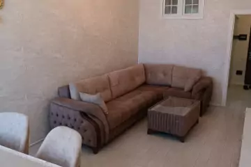 Satılır Köhnə Tikili Elmler Akademiyasıda