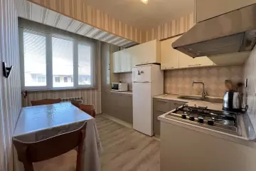 Aylıq Kirayə Köhnə Tikili Mərkəzdə