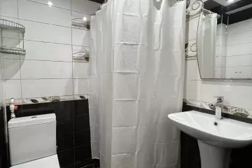 Aylıq Kirayə Köhnə Tikili Mərkəzdə