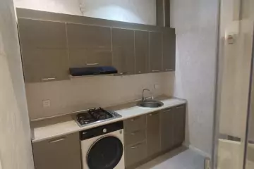 Satılır Köhnə Tikili Elmler Akademiyasıda