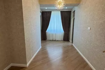 Satılır Yeni Tikili Elmler Akademiyasıda
