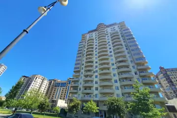 Aylıq Kirayə Yeni Tikili Mərkəzdə