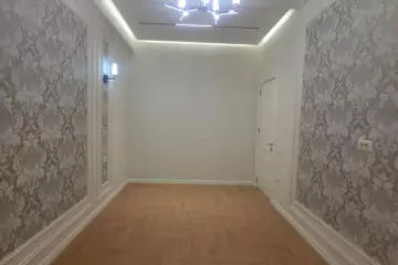 Satılır Yeni Tikili Elmler Akademiyasıda
