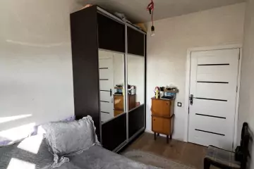 Satılır Yeni Tikili Qurtuluş 93da
