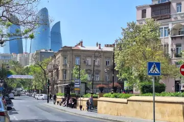 Satılır Köhnə Tikili Axundov Bağında
