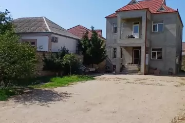 Satılır Həyət Evi Buzovnada