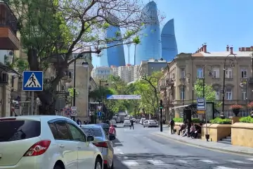 Satılır Köhnə Tikili Axundov Bağında