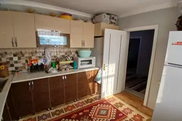 Satılır Bağ Evi Binədə
