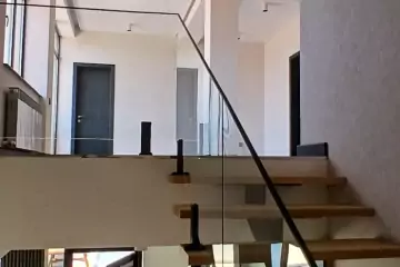 Satılır Bağ Evi şüvəlanda