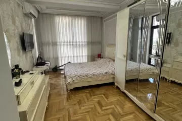 Satılır Yeni Tikili 8-ci Kilometrdə