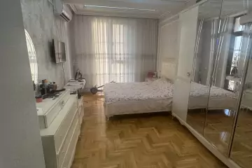 Satılır Yeni Tikili 8-ci Kilometrdə