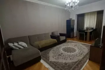 Satılır Köhnə Tikili 8-ci Mikrorayonda