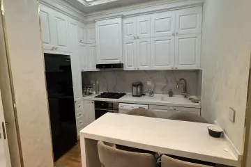 Satılır Yeni Tikili 8-ci Kilometrdə