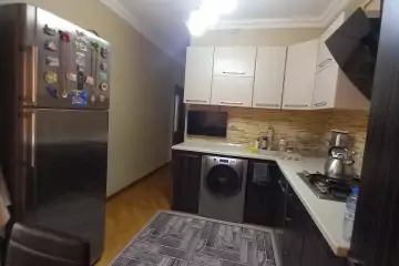 Satılır Köhnə Tikili 8-ci Mikrorayonda