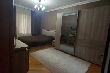 Satılır Köhnə Tikili 8-ci Mikrorayonda