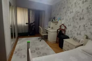 Satılır Köhnə Tikili 8-ci Mikrorayonda